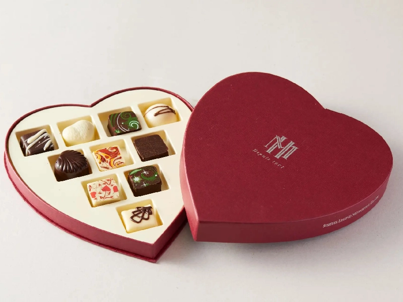 HỘP SÔ-CÔ-LA TRÁI TIM 10 VIÊN